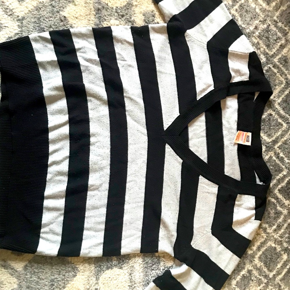 Striped 3/4 sleeved sweater